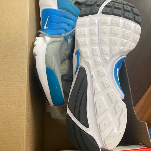 Nike Presto Kids Sneakers- SZ 5 Y- 6.5 W - Picture 4 of 5